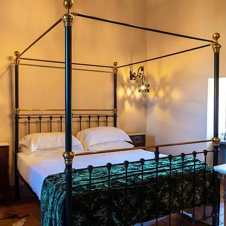 Castello Di Tornano Wine Relais Szálloda