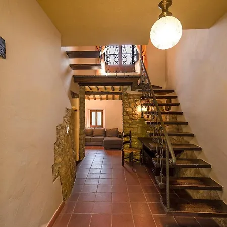 Castello Di Tornano Wine Relais 3*