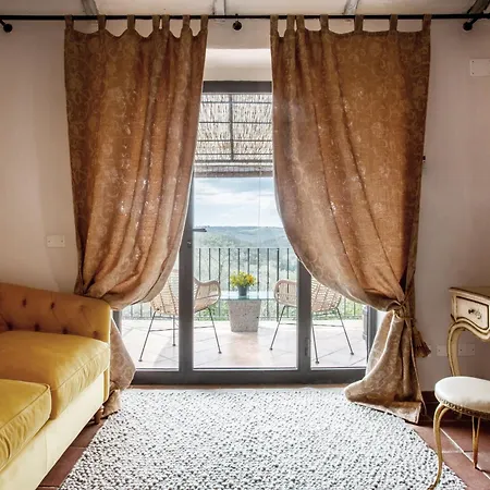 Castello Di Tornano Wine Relais 3*