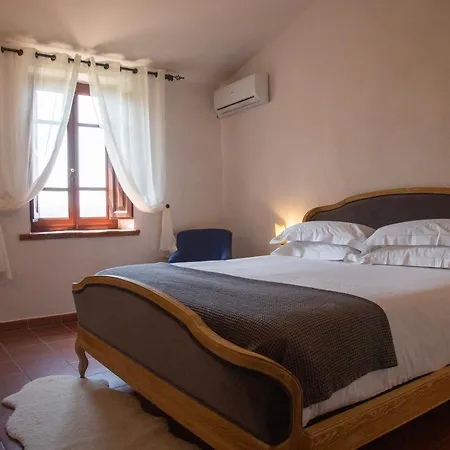 Castello Di Tornano Wine Relais 3*