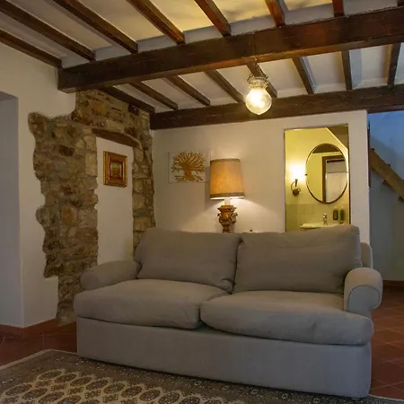 Отель Castello Di Tornano Wine Relais