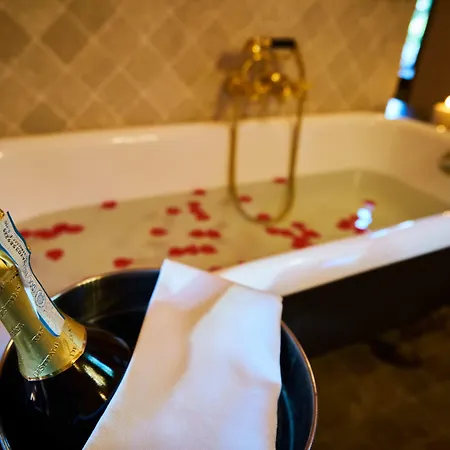 Castello Di Tornano Wine Relais فندق 3*