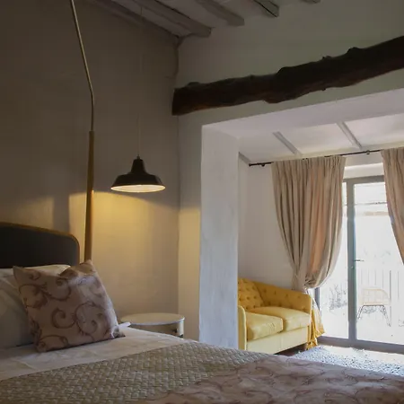 Castello Di Tornano Wine Relais 3*