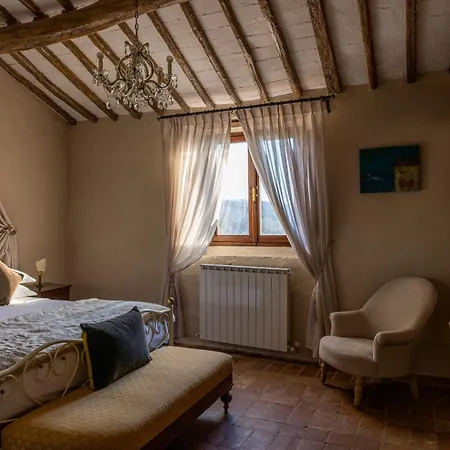 Castello Di Tornano Wine Relais Hotel 3*