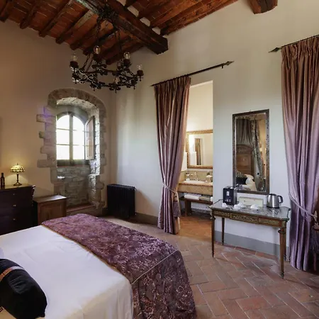 Castello Di Tornano Wine Relais 3*