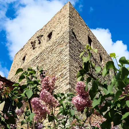 Castello Di Tornano Wine Relais 3*