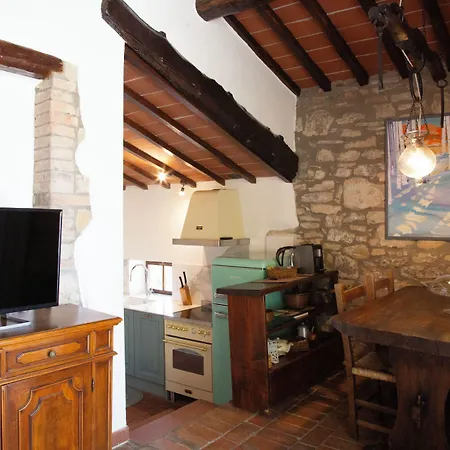 Отель Castello Di Tornano Wine Relais